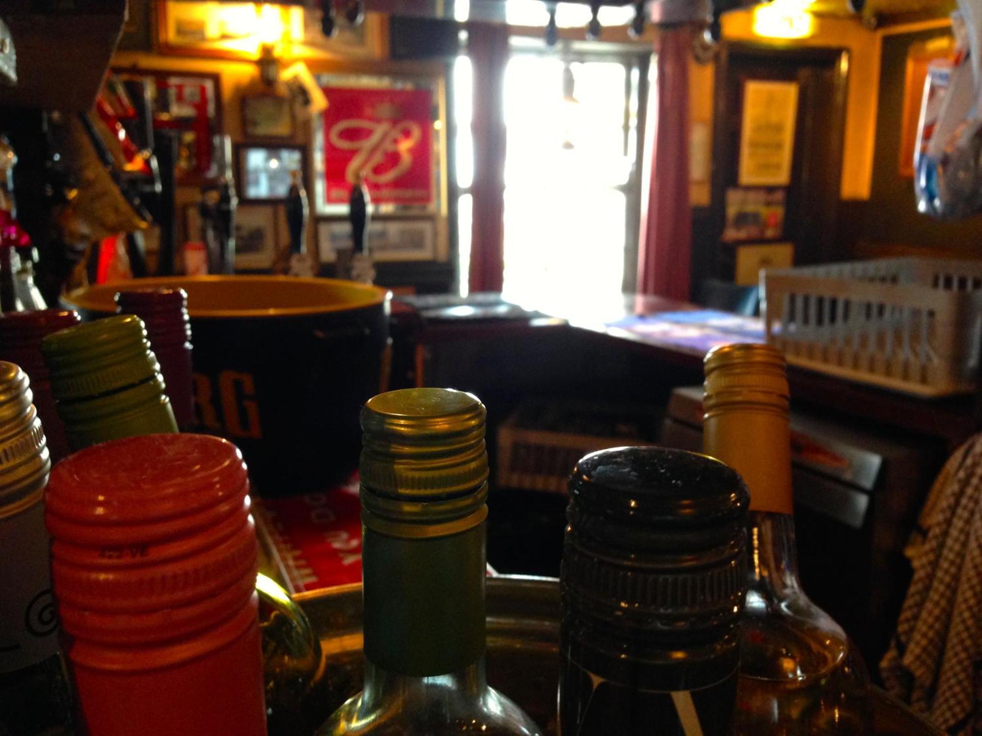 לינה וארוחת בוקר דיל The Kings Head מראה חיצוני תמונה